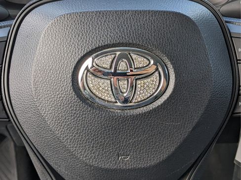 Used 2020 Toyota Corolla LE FWD image 34
