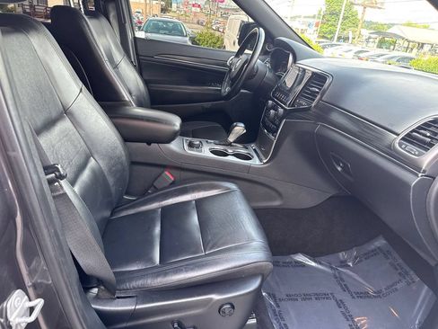 Used 2019 Jeep Grand Cherokee Limited AWD/4WD image 19