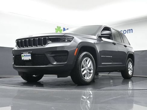 Used 2025 Jeep Grand Cherokee Laredo X w/ Luxury Tech Group I AWD/4WD image 7