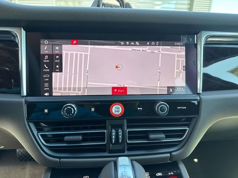 New 2026 Porsche Macan AWD/4WD image 26