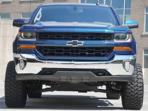 Used 2017 Chevrolet Silverado 1500 LT w/ All Star Edition AWD/4WD image 19
