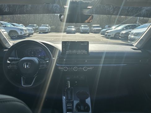 Used 2022 Honda Civic Touring image 10