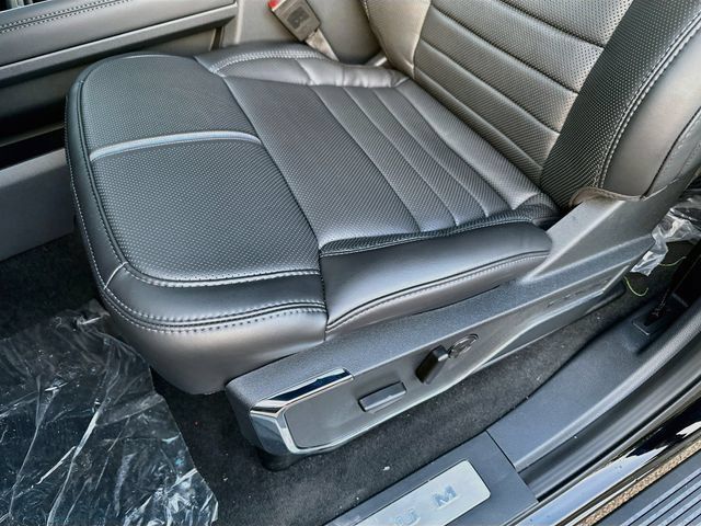 New 2027 Ford F450 Platinum w/ FX4 Off-Road Package AWD/4WD image 16