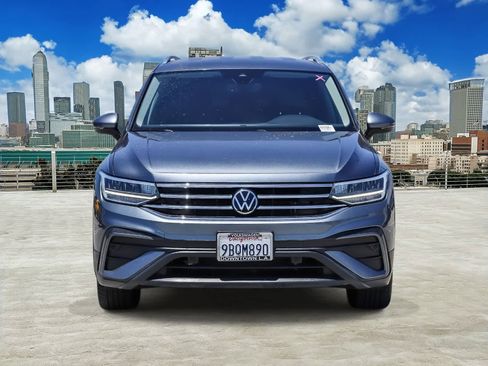 Used 2022 Volkswagen Tiguan SE FWD image 2