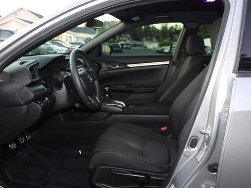 Used 2018 Honda Civic Sport image 11