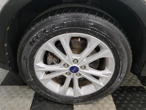 Used 2017 Ford Escape SE w/ SE Cold Weather Package AWD/4WD image 26