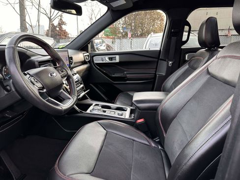 Certified 2022 Ford Explorer ST-Line image 12
