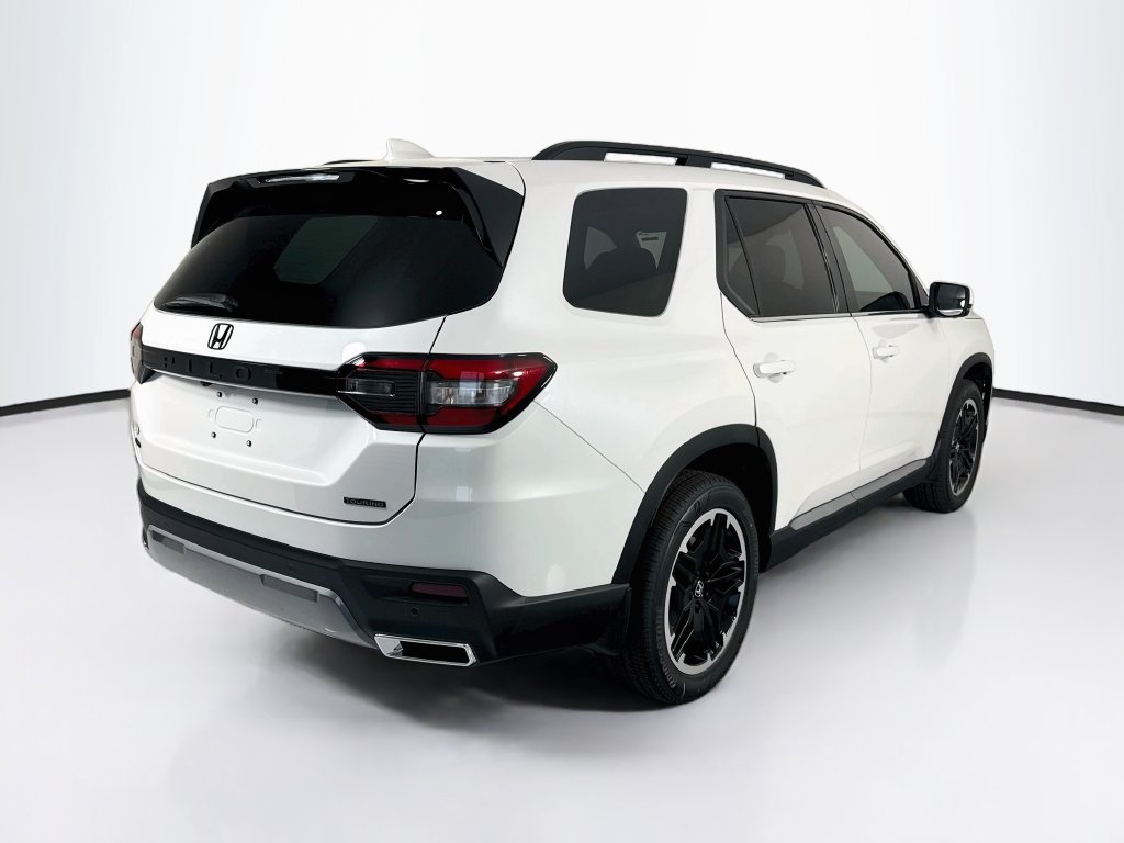 New 2026 Honda Pilot Touring image 5