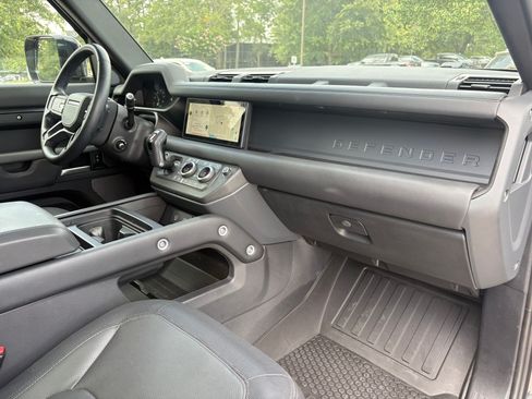 Used 2024 Land Rover Defender 110 X-Dynamic SE AWD/4WD image 30