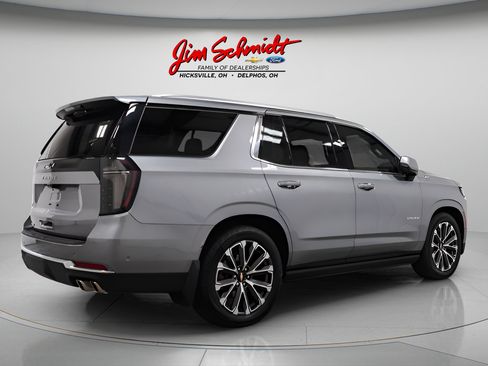 Used 2025 Chevrolet Tahoe High Country AWD/4WD image 6