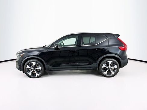 Used 2025 Volvo XC40 B5 Plus image 4