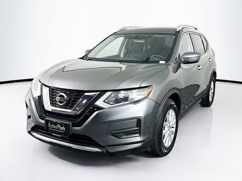 Used 2017 Nissan Rogue SV FWD image 3