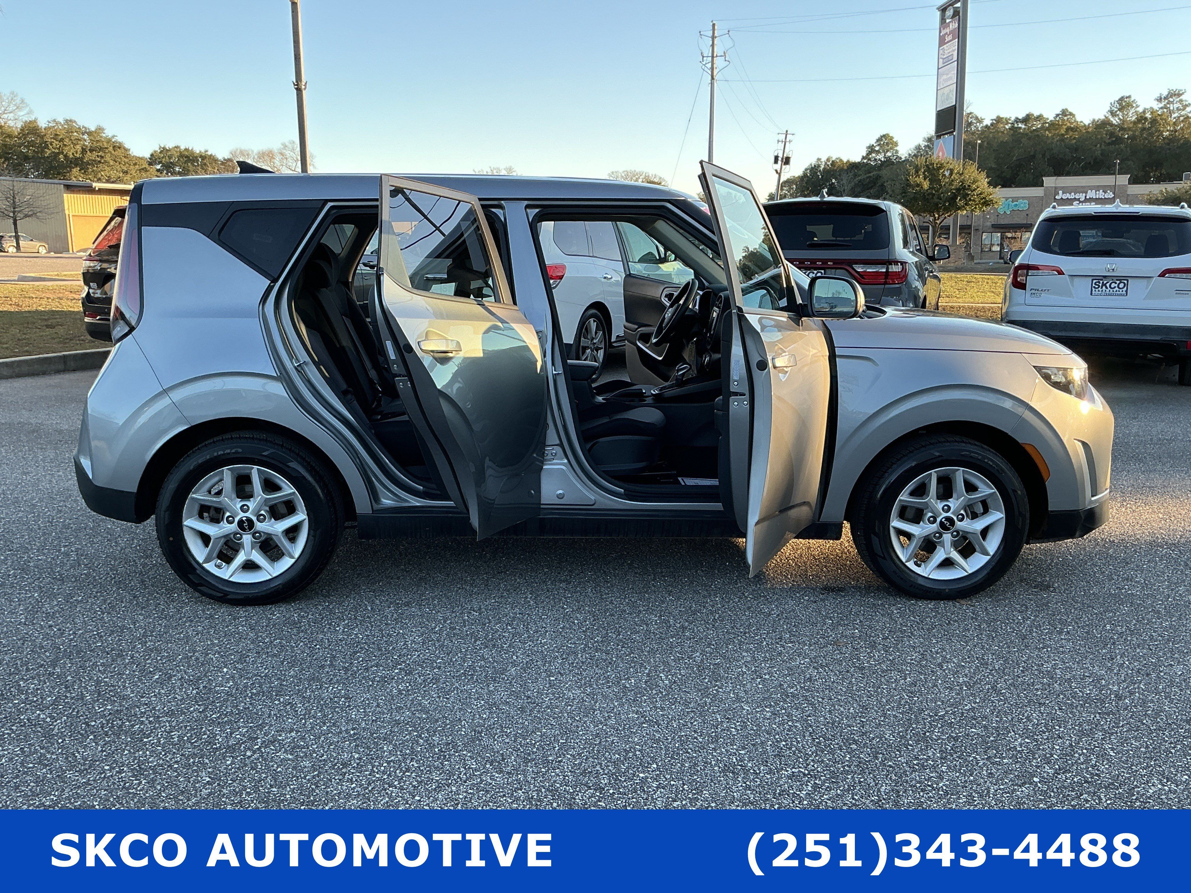 Used 2024 Kia Soul LX w/ Option Group 015 FWD image 33