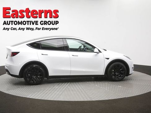 Used 2022 Tesla Model Y Long Range AWD/4WD image 38