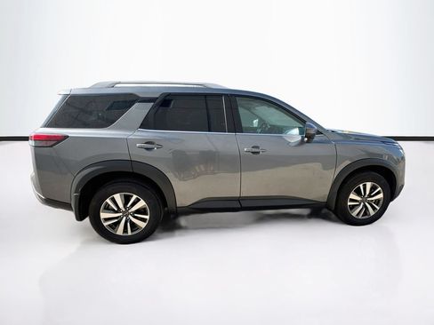 Used 2025 Nissan Pathfinder SL AWD/4WD image 4