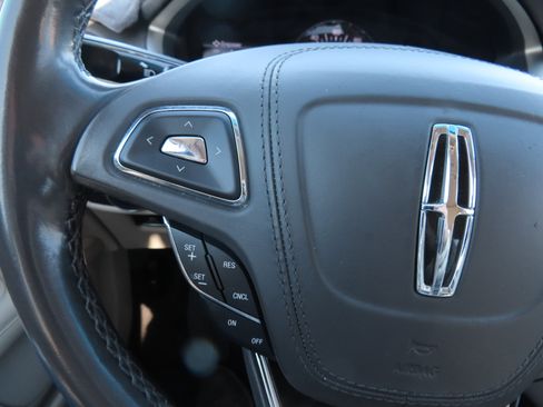 Used 2017 Lincoln MKZ Reserve image 13