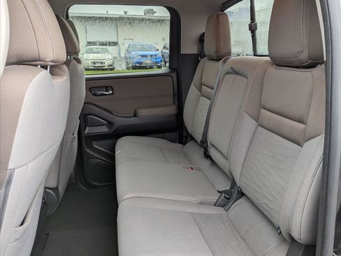 Used 2022 Nissan Frontier SV AWD/4WD image 19