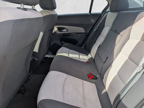 Used 2014 Chevrolet Cruze LS image 17
