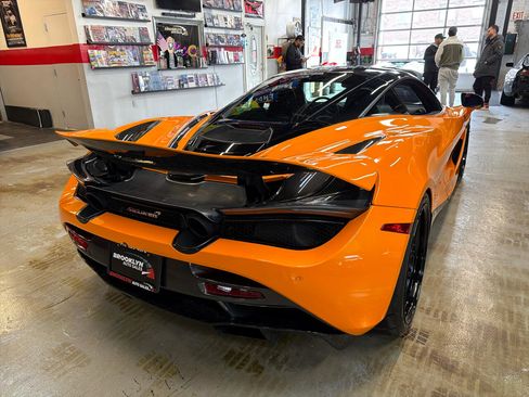 Used 2019 McLaren 720S image 6