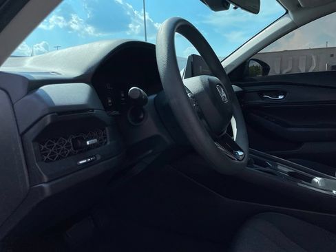 Certified 2025 Honda Accord SE image 27