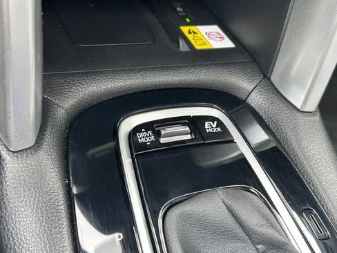Used 2023 Toyota Corolla Cross AWD Hybrid w/ Moonroof Package image 44