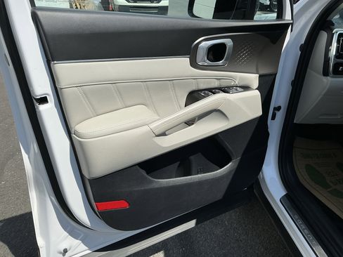 Certified 2023 Kia Sorento SX AWD/4WD image 13