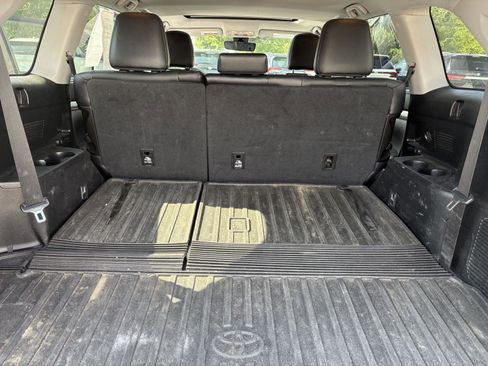 Used 2019 Toyota Highlander XLE image 26