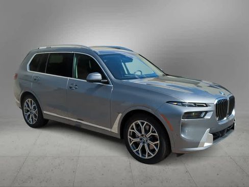 New 2026 BMW X7 xDrive40i w/ Executive Package image 2
