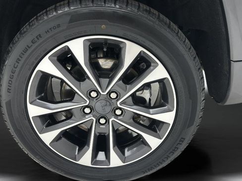 Used 2023 Jeep Grand Cherokee Overland AWD/4WD image 8