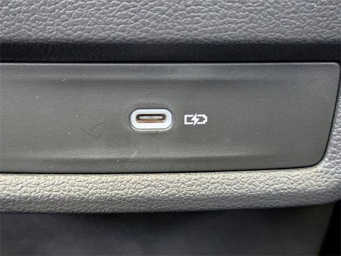 Certified 2024 Volkswagen Taos SE image 15