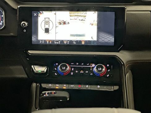 Used 2025 GMC Sierra 1500 AT4 w/ AT4 Premium Package image 6