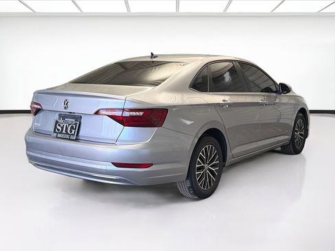Used 2021 Volkswagen Jetta SE image 4