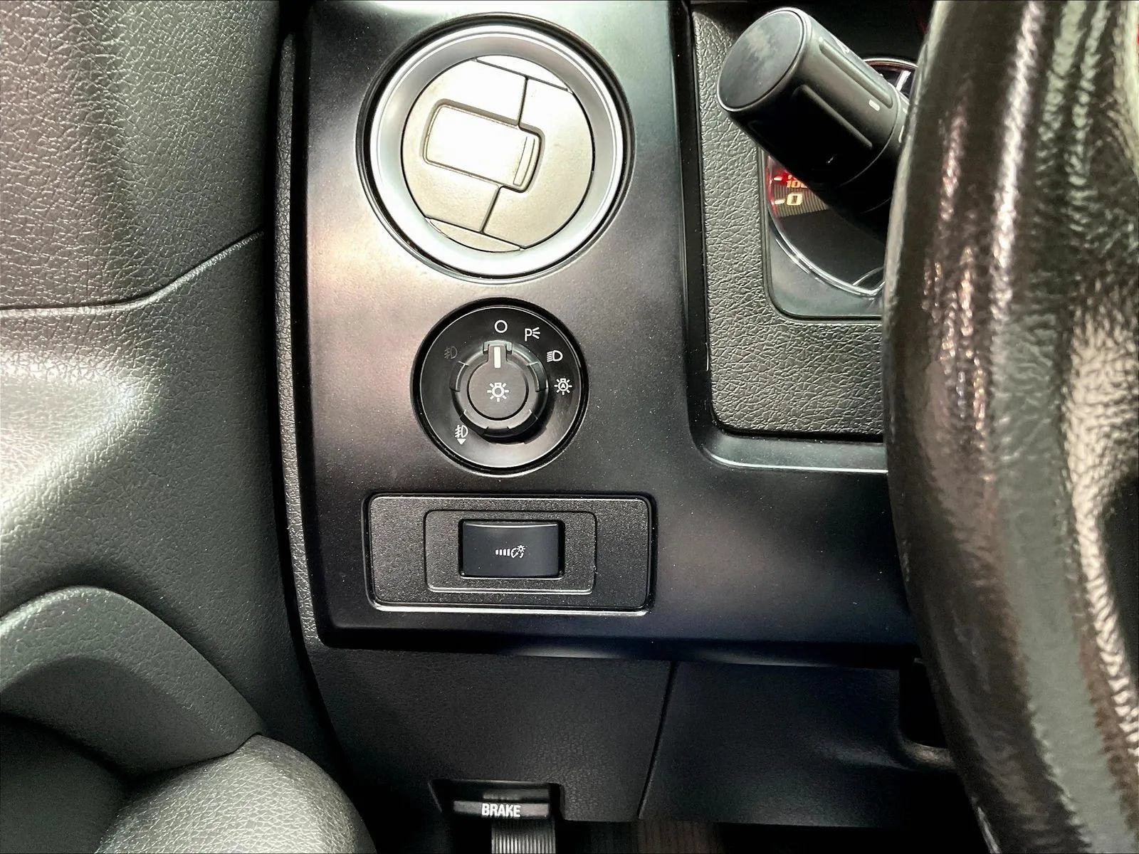 Used 2014 Ford F150 FX4 w/ Equipment Group 402A Luxury AWD/4WD image 25