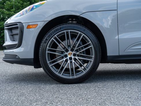 Certified 2026 Porsche Macan AWD/4WD image 11