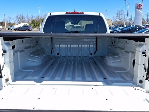 Used 2025 Nissan Frontier SV image 29