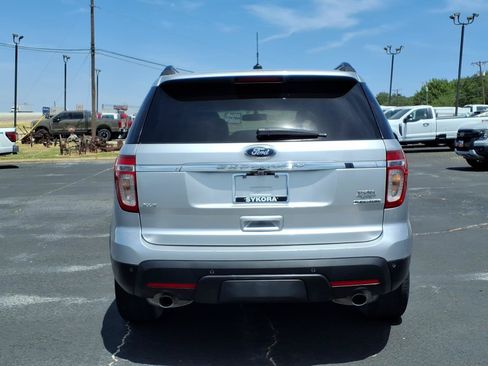 Used 2013 Ford Explorer XLT FWD image 6
