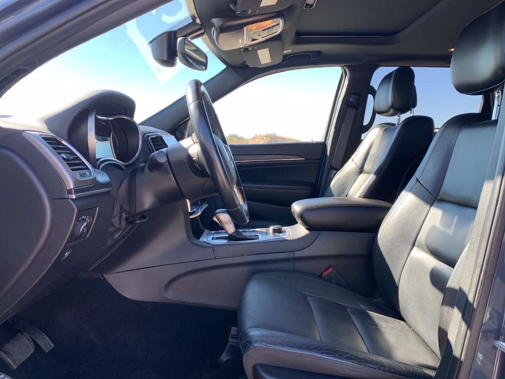 Used 2021 Jeep Grand Cherokee Limited AWD/4WD image 15