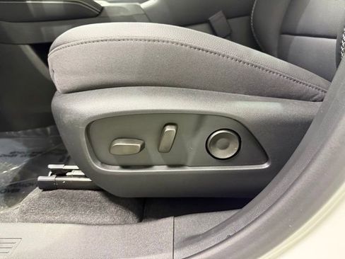 New 2026 GMC Terrain Denali w/ LPO, Black Badging Package AWD/4WD image 15