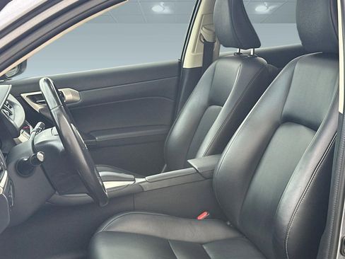 Used 2017 Lexus CT 200h w/ Navigation System Package image 5