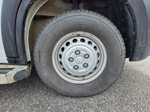 Used 2025 RAM ProMaster 2500 w/ U-Haul Equipment Group FWD image 30