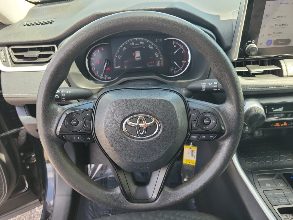 Used 2024 Toyota RAV4 LE AWD/4WD image 18