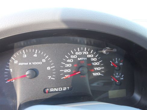 Used 2005 Ford F150 XLT image 6