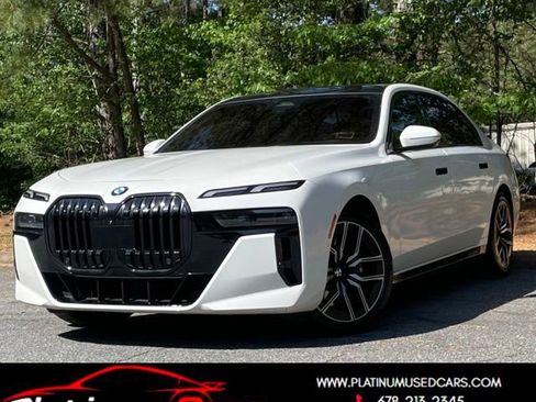 Used 2023 BMW 740i w/ Parking Assistance Package RWD image 1