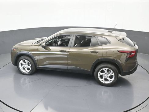 Used 2024 Chevrolet Trax LS w/ LS Convenience Package FWD image 42