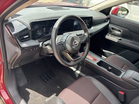 Used 2025 Nissan Kicks SR FWD image 18
