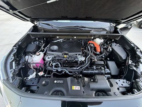 Certified 2025 Toyota RAV4 LE AWD/4WD image 32