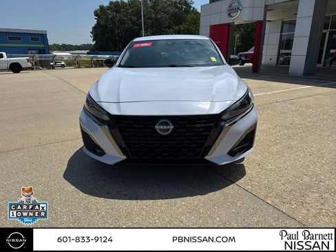 Used 2025 Nissan Altima 2.5 SR FWD image 15