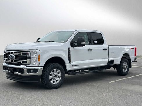 Used 2023 Ford F350 XLT w/ FX4 Off-Road Package image 3