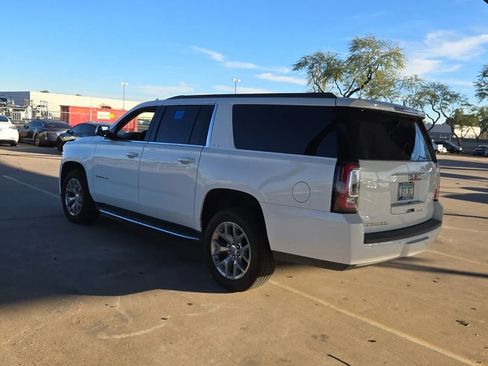 Used 2019 GMC Yukon XL SLE w/ SLE Value Package image 2