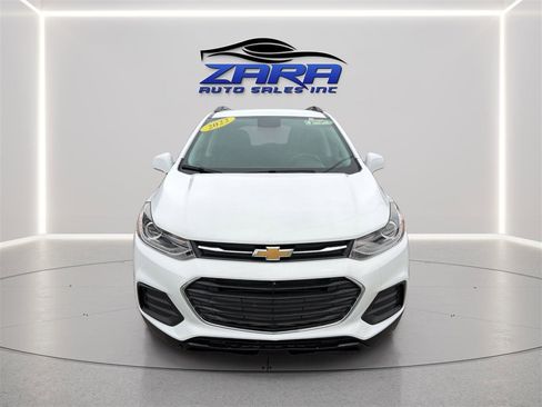 Used 2022 Chevrolet Trax LT w/ LT Convenience Package AWD/4WD image 2